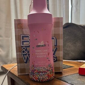 Bath & Body Works Milk Bar Birthday Cake Fabric Care Fragrance Booster